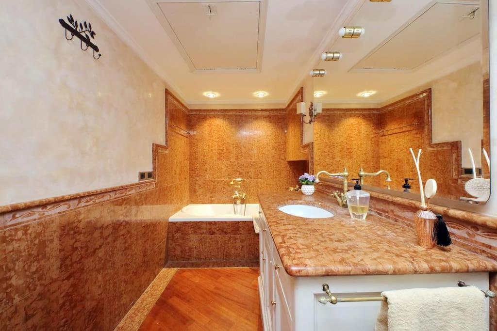 3V Luxury Apartment By Hili Rome Exterior photo